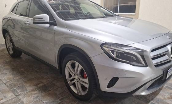 MERCEDES-BENZ GLA 200 1.6 CGI STYLE 16V TURBO FLEX 4P AUTOMÁTICO